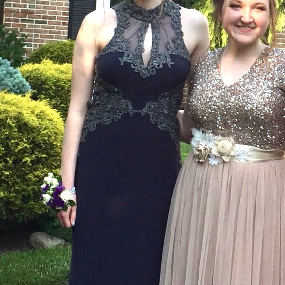 PROM DRESS!! ONLY WORN ONCE!! - Picture 4 of 8